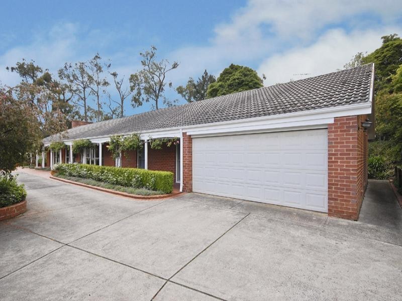 31 Heathfield Grove, Montrose VIC 3765