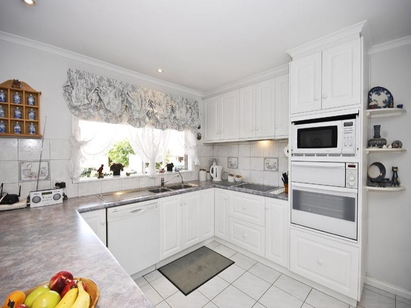 18 Baystone Place, Lilydale VIC 3140