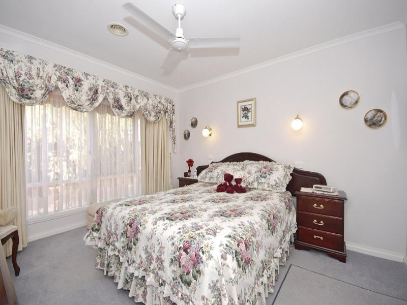 18 Baystone Place, Lilydale VIC 3140