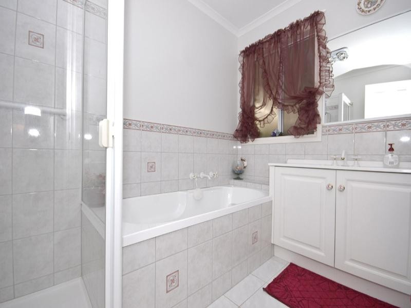 18 Baystone Place, Lilydale VIC 3140