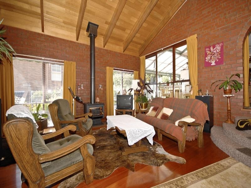 8 Drummer Hill Lane, Mooroolbark VIC 3138