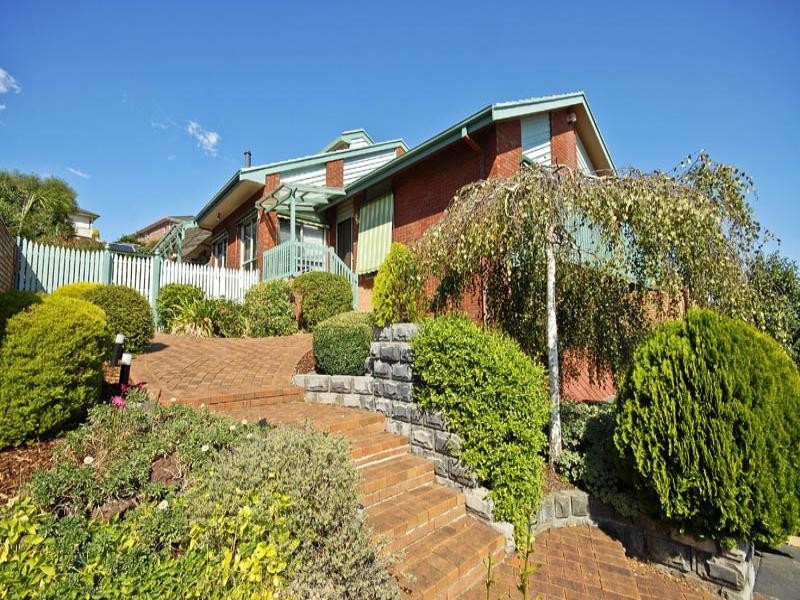 8 Drummer Hill Lane, Mooroolbark VIC 3138