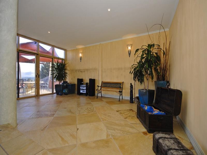 26 Hilledge Lane, Mooroolbark VIC 3138