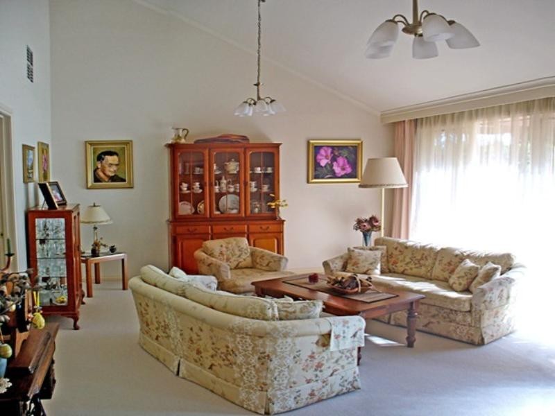 2 Nicholson Crescent, Lilydale VIC 3140