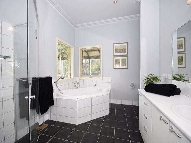 243 Sheffield Road, Montrose VIC 3765