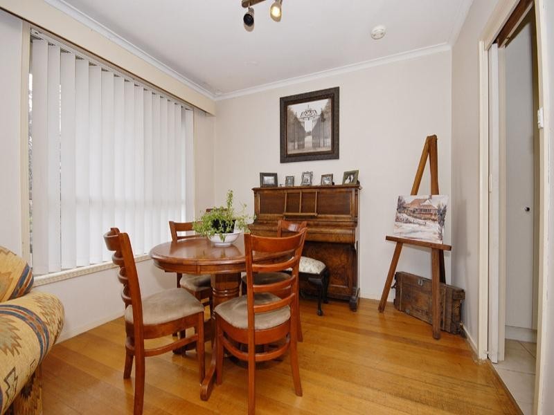 17 Lockhart Road, Ringwood North VIC 3134