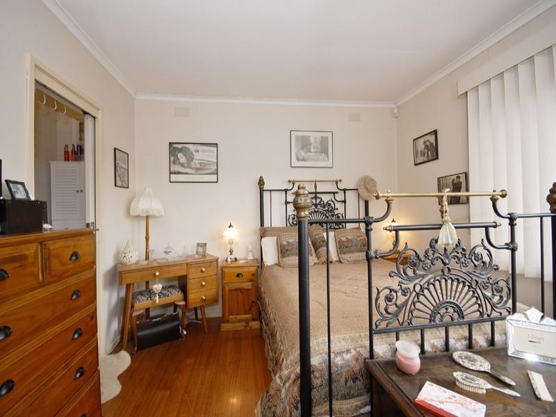 17 Lockhart Road, Ringwood North VIC 3134