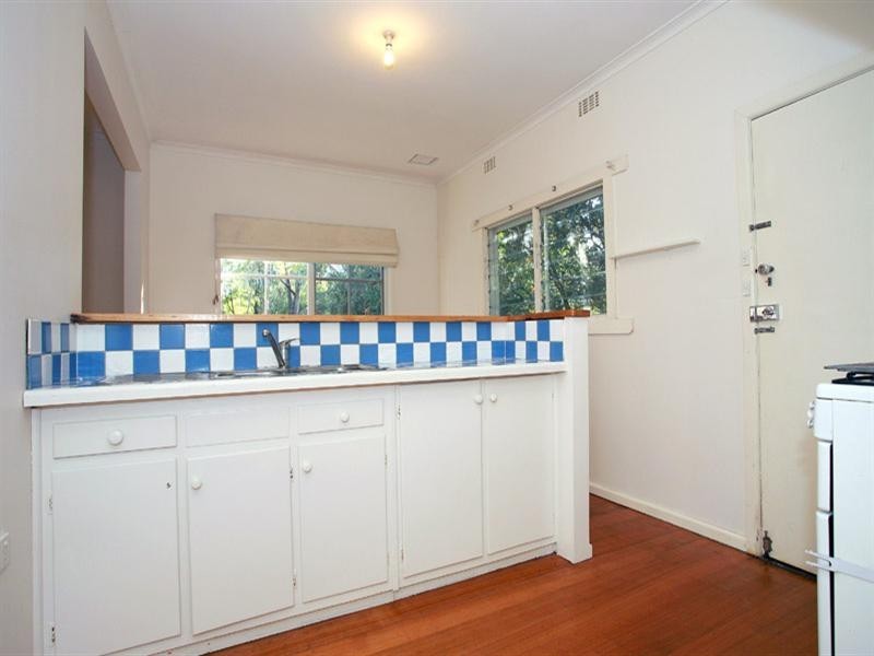 4 Carroll Avenue, Croydon VIC 3136