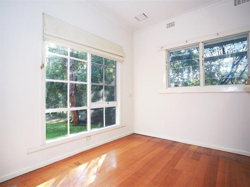 4 Carroll Avenue, Croydon VIC 3136