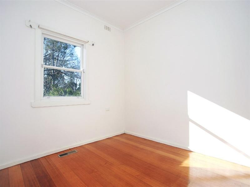 4 Carroll Avenue, Croydon VIC 3136