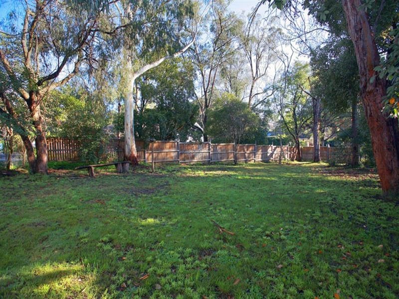 4 Carroll Avenue, Croydon VIC 3136