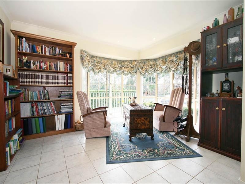 13 Sebire Avenue, Wandin North VIC 3139