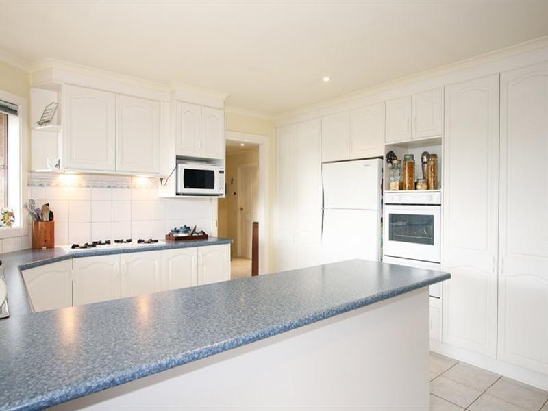 13 Sebire Avenue, Wandin North VIC 3139