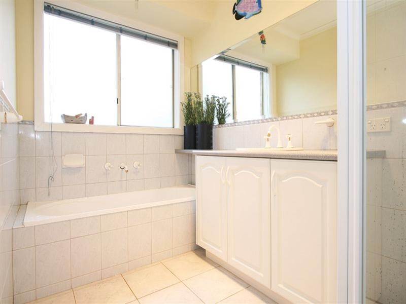 13 Sebire Avenue, Wandin North VIC 3139