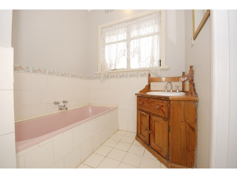 10 CaveHill Road, Lilydale VIC 3140