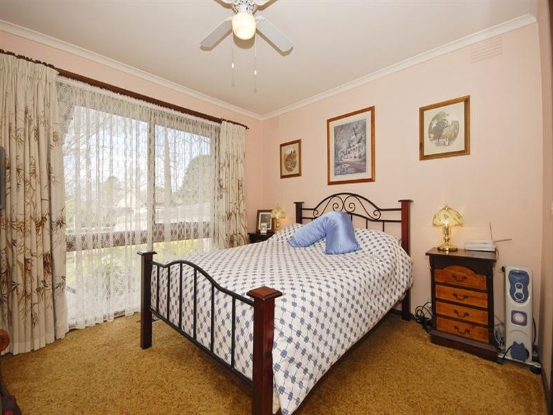 18 Carroll Avenue, Croydon VIC 3136