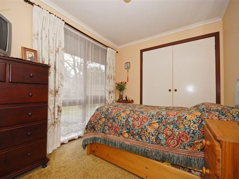 18 Carroll Avenue, Croydon VIC 3136