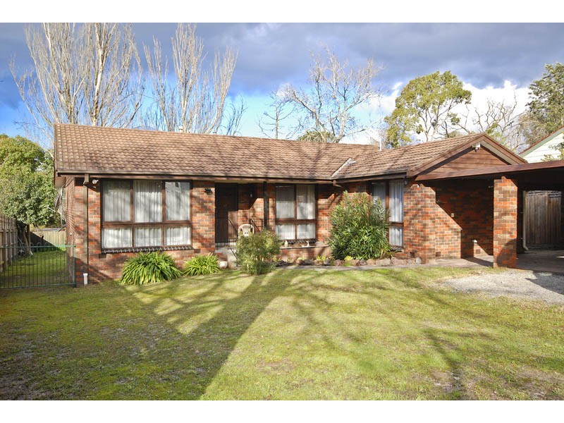 18 Carroll Avenue, Croydon VIC 3136