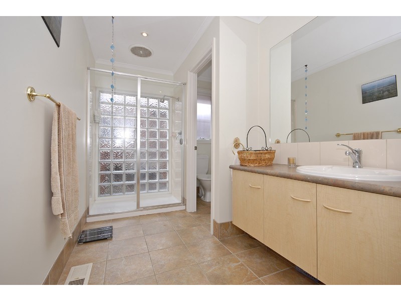 24 Parkview Terrace, Chirnside Park VIC 3116