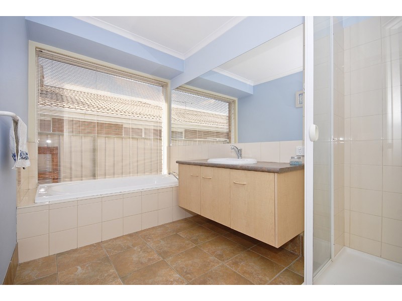 24 Parkview Terrace, Chirnside Park VIC 3116