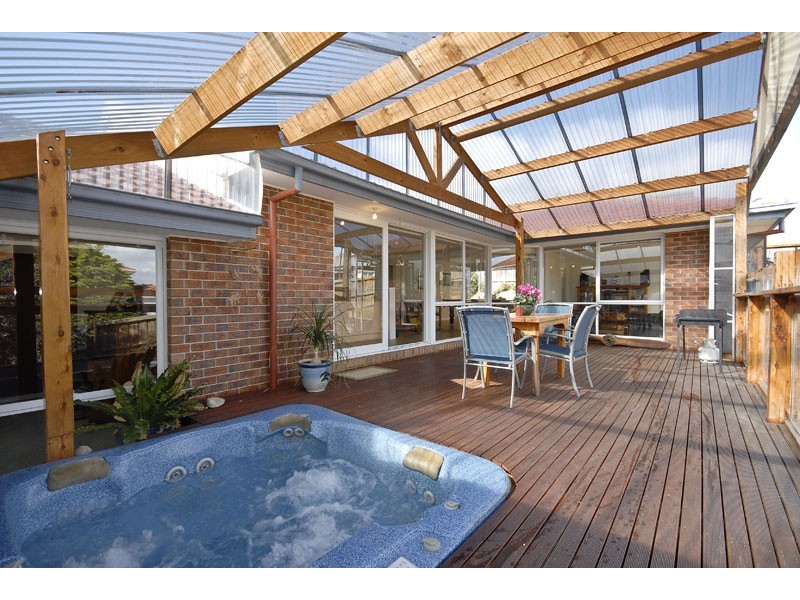 24 Parkview Terrace, Chirnside Park VIC 3116
