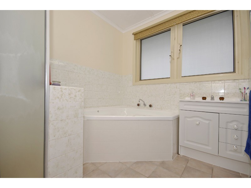 42 Fernhill Road, Mount Evelyn VIC 3796