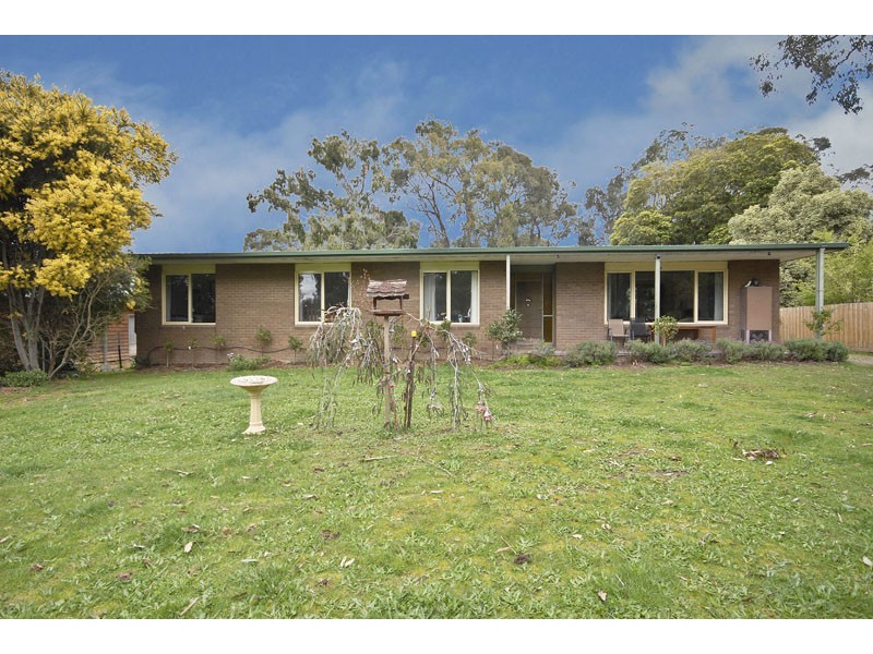 42 Fernhill Road, Mount Evelyn VIC 3796