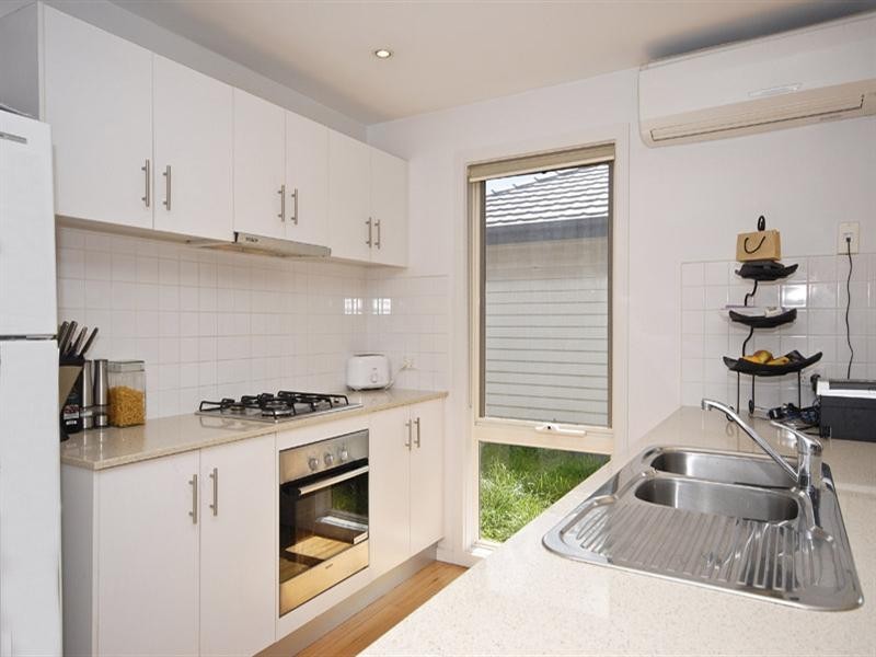 2/10 Clyde Street, Lilydale VIC 3140