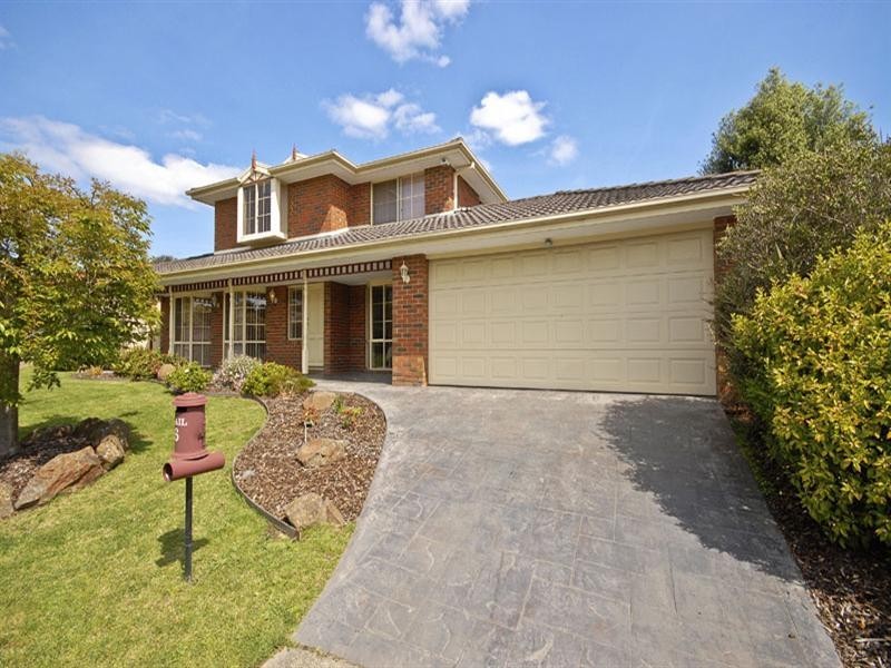 6 Ambleside Close, Mooroolbark VIC 3138