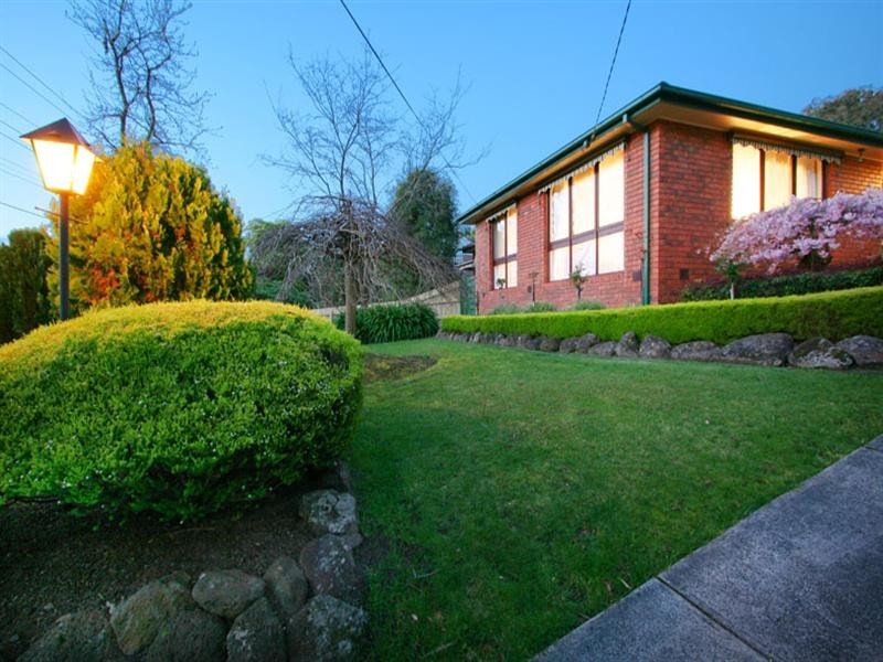 90 Rolling Hills Road, Chirnside Park VIC 3116