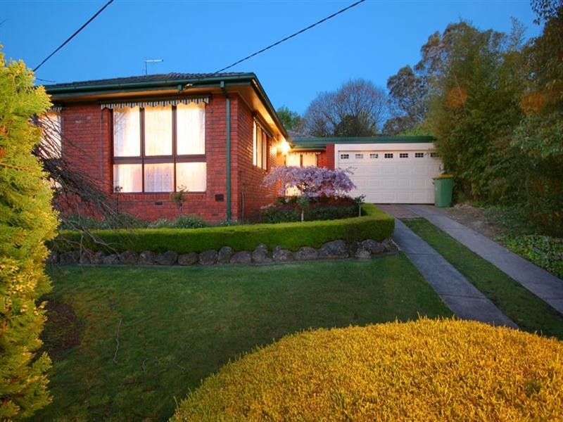 90 Rolling Hills Road, Chirnside Park VIC 3116