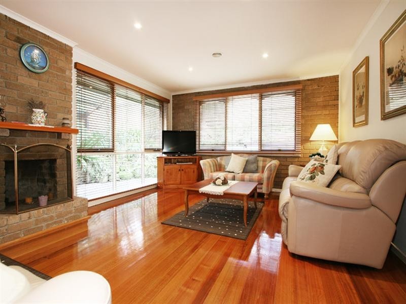 90 Rolling Hills Road, Chirnside Park VIC 3116