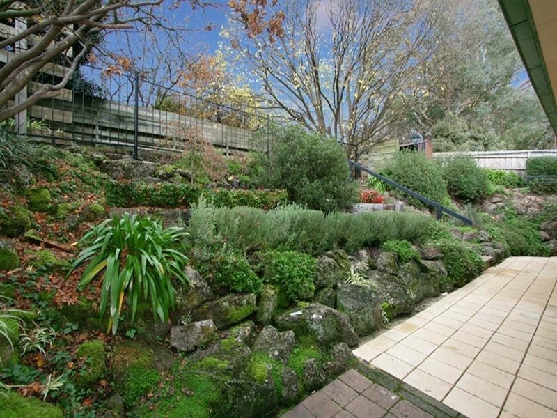 90 Rolling Hills Road, Chirnside Park VIC 3116