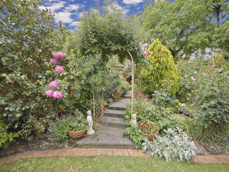 28 Great Oak Court, Mooroolbark VIC 3138