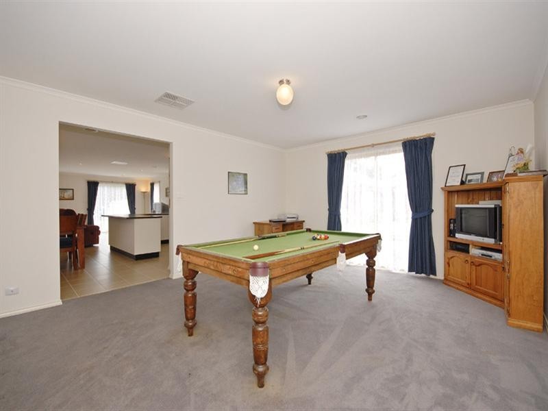 11 Farnham Road, Healesville VIC 3777