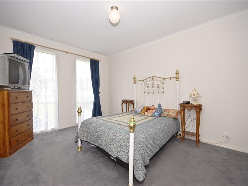 11 Farnham Road, Healesville VIC 3777