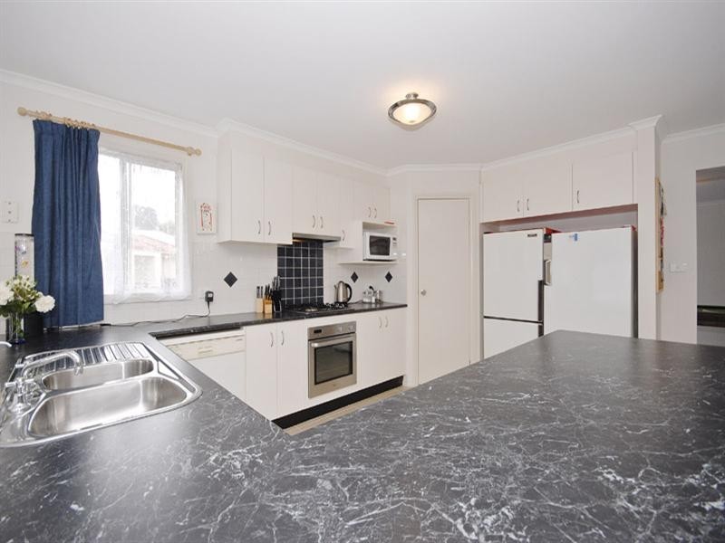 11 Farnham Road, Healesville VIC 3777