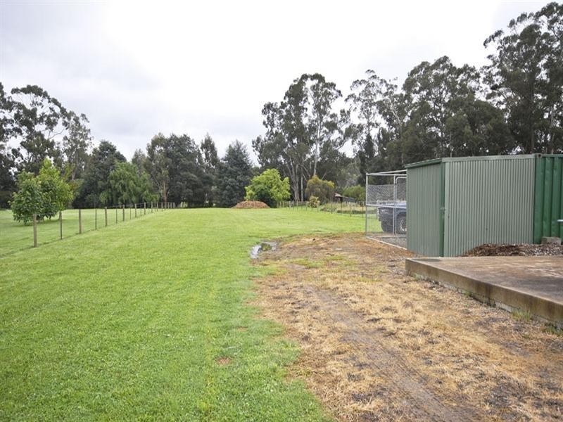 11 Farnham Road, Healesville VIC 3777