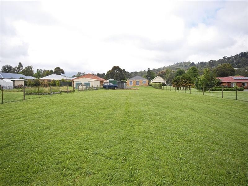 11 Farnham Road, Healesville VIC 3777