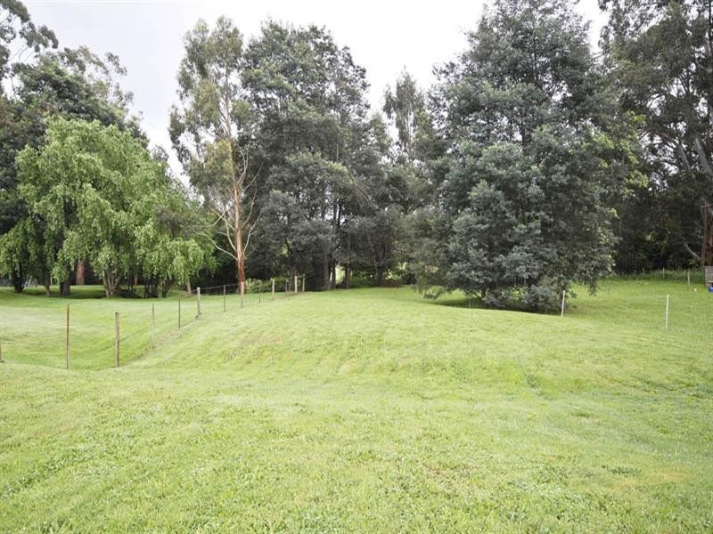11 Farnham Road, Healesville VIC 3777
