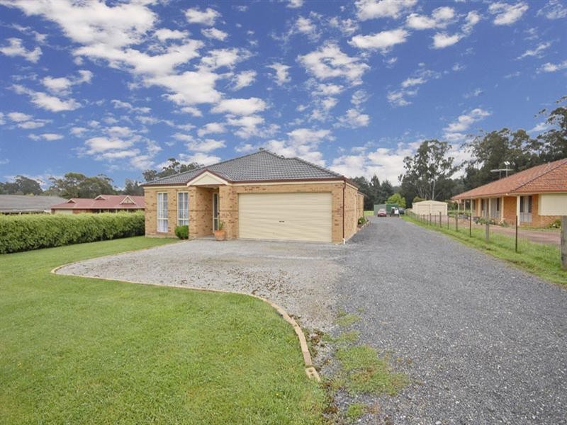11 Farnham Road, Healesville VIC 3777