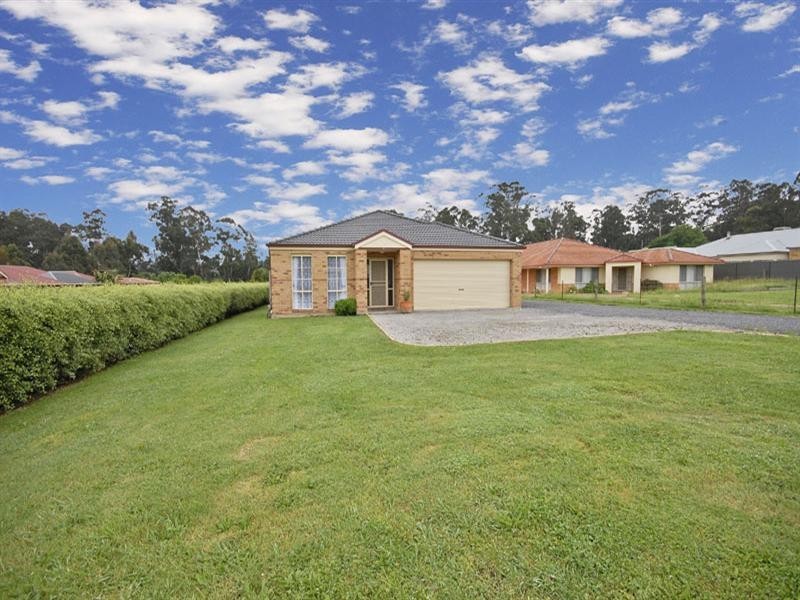11 Farnham Road, Healesville VIC 3777