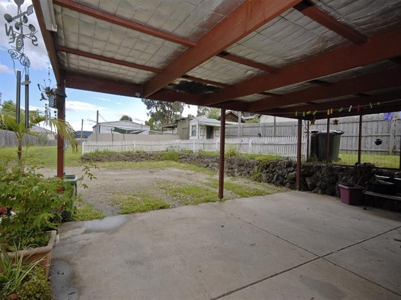 27 Armstrong Grove, Yarra Glen VIC 3775