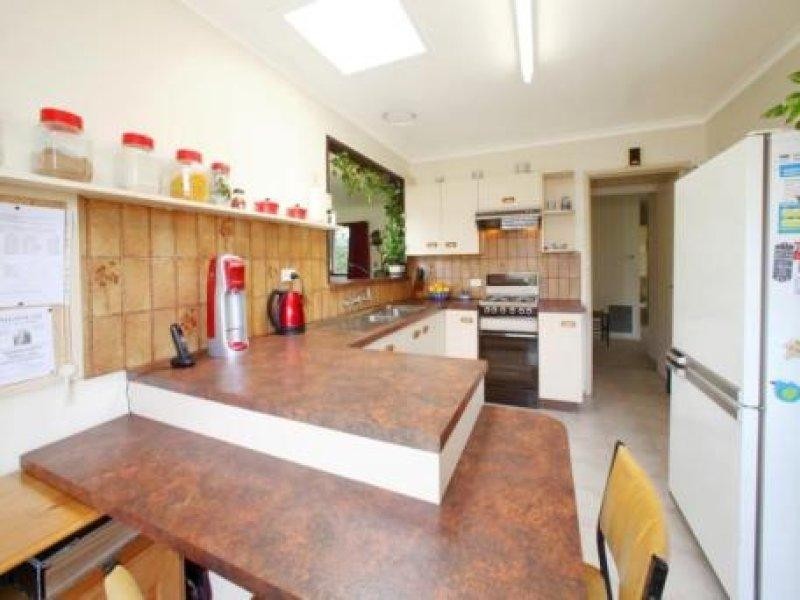 33 Taylor Road, Mooroolbark VIC 3138