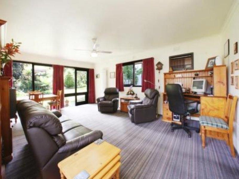 33 Taylor Road, Mooroolbark VIC 3138