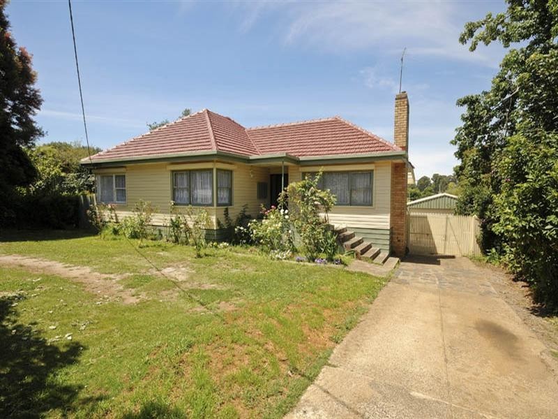 14 Mount Pleasant Road, Monbulk VIC 3793