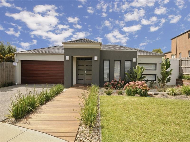 43 Tudor Drive, Mooroolbark VIC 3138