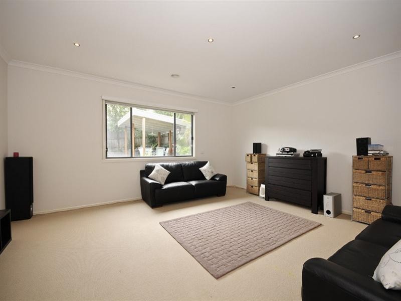 43 Tudor Drive, Mooroolbark VIC 3138