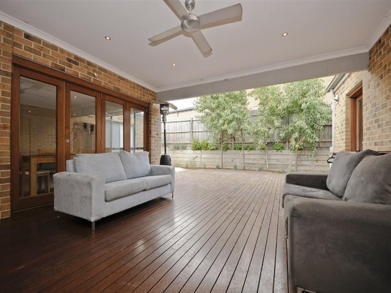 43 Tudor Drive, Mooroolbark VIC 3138