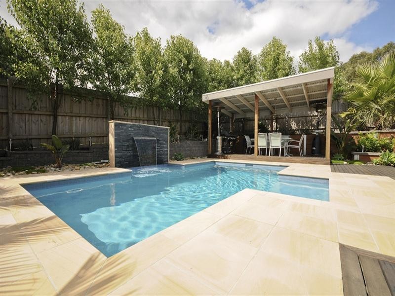43 Tudor Drive, Mooroolbark VIC 3138